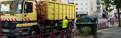 Camion de collecte du verre